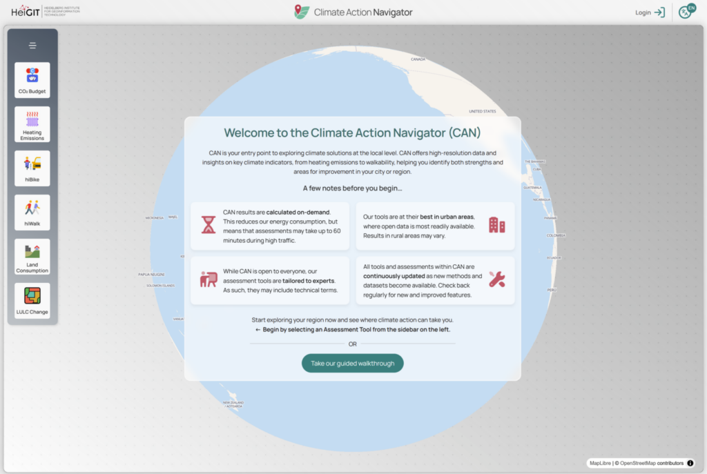 Screenshot der Webseite Climate Action Navigator mit einer Willkommensnachricht und Erläuterungen zu Funktionen und Nutzungshinweisen in einem zentralen Textfeld vor einer Weltkarte.
